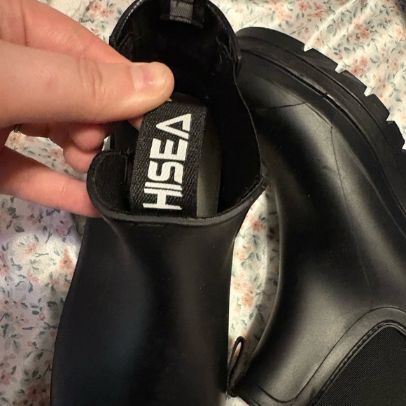 Stylish Black Ankle Boots for Women - Picture 3 of 5